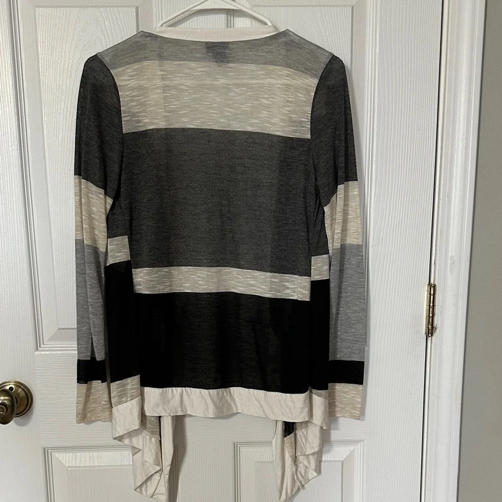 Rue21 Black and Gray Colorblock Cardigan - Picture 3 of 3